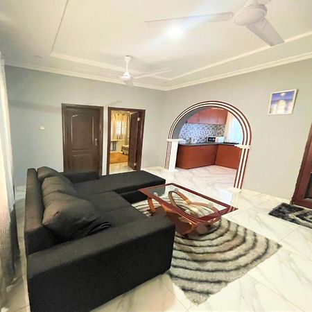 Detouz Lodging Appartement Accra Buitenkant foto